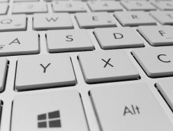 5 Cara Membersihkan Keyboard Laptop dengan Mudah